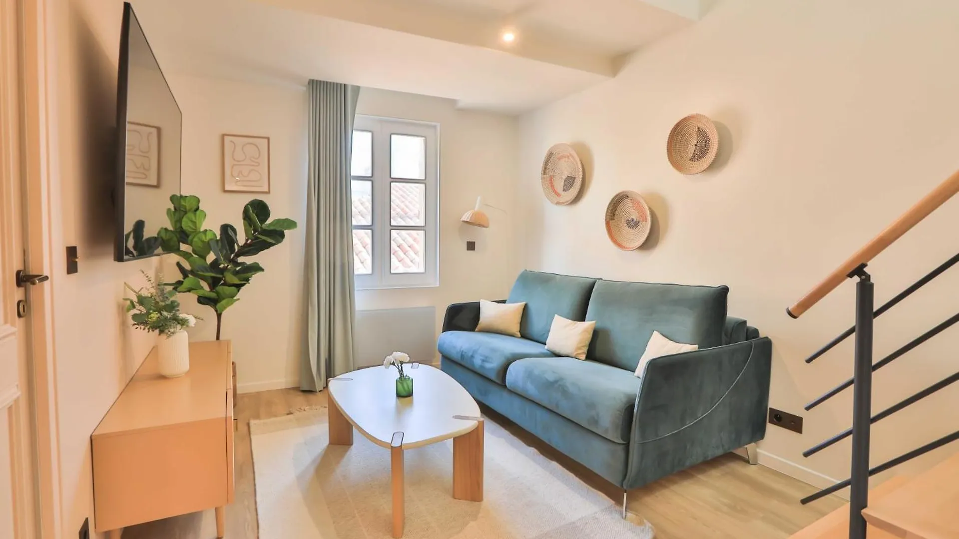 Nice 2 Bed Flat - Hyper Centre St Tropez Saint-Tropez Apartament